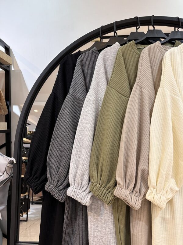 2024_12_30_19_18_IMG_1394-min پیراهن دورس میله ای با پنجاه درصد اف طرح عسل (34077) - Image 2