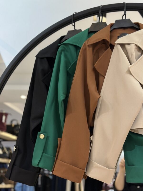 2025_01_28_20_02_IMG_1712-min ست کت و سرهمی دامنی دو دکمه بلوط (34465) - Image 2