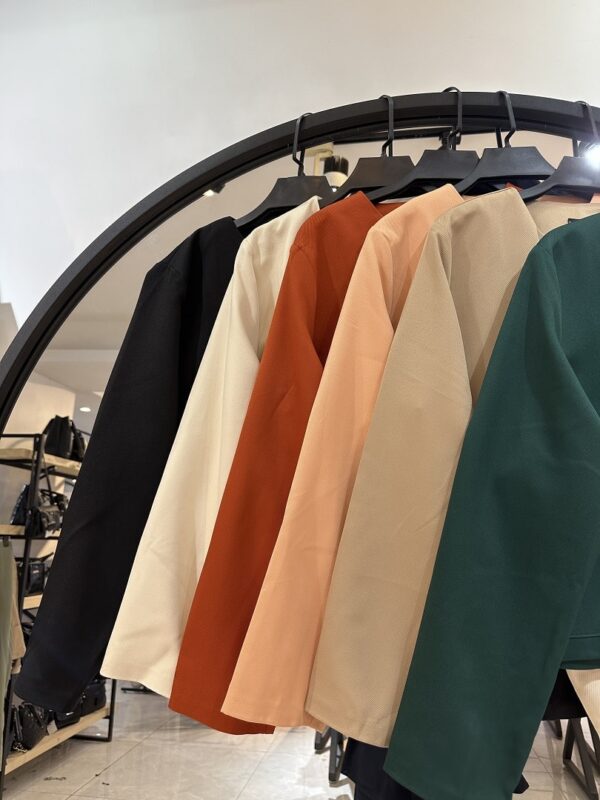 ست کت و شلوار دو جیب  دکمه پانچ شده (34483) - Image 2