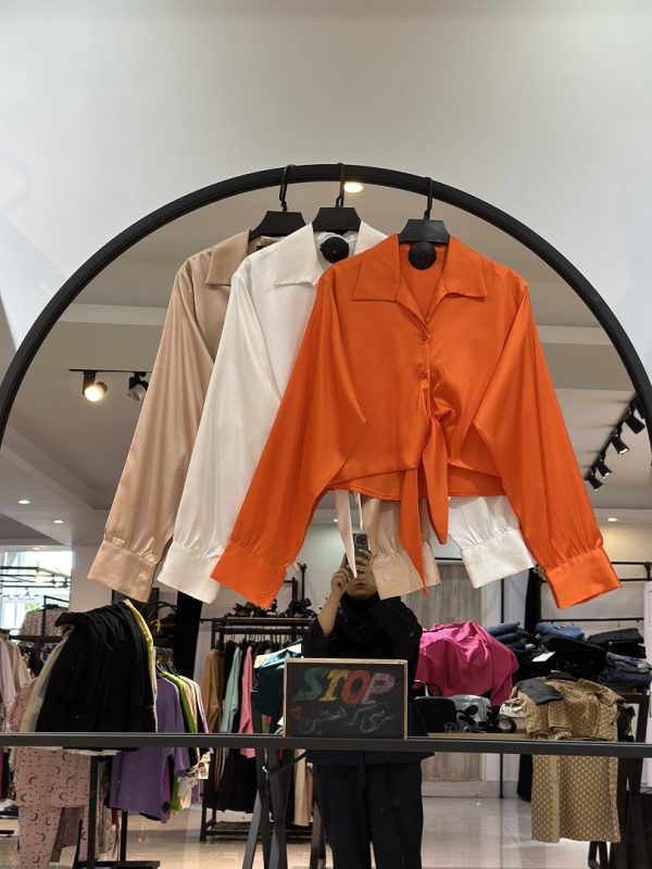 2025_05_08_14_57_IMG_5015-min شومیز ساتن پایین گره ای مه ناز (35104) - Image 1