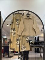 ست لینن ایتالیایی طرح کت دکمه ریز و شلوار گل دار (35221)
