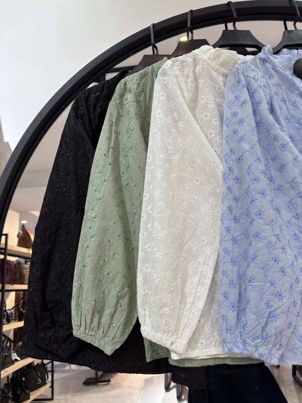 2025_06_25_16_24_IMG_8001 شومیز خامه دوزی درجه یک طرح یقه هفت (35779) - Image 2