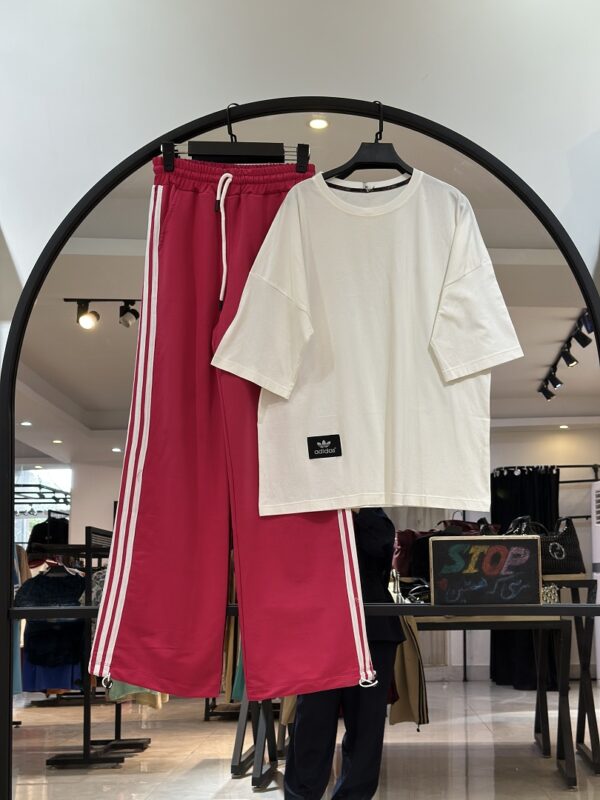 ست تیشرت نخ پنبه و شلوار گلکسی سه خط (35435) - Image 4