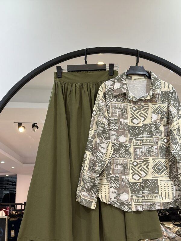 ست شومیز کرپ چاپی و دامن لینن (35499) - Image 2