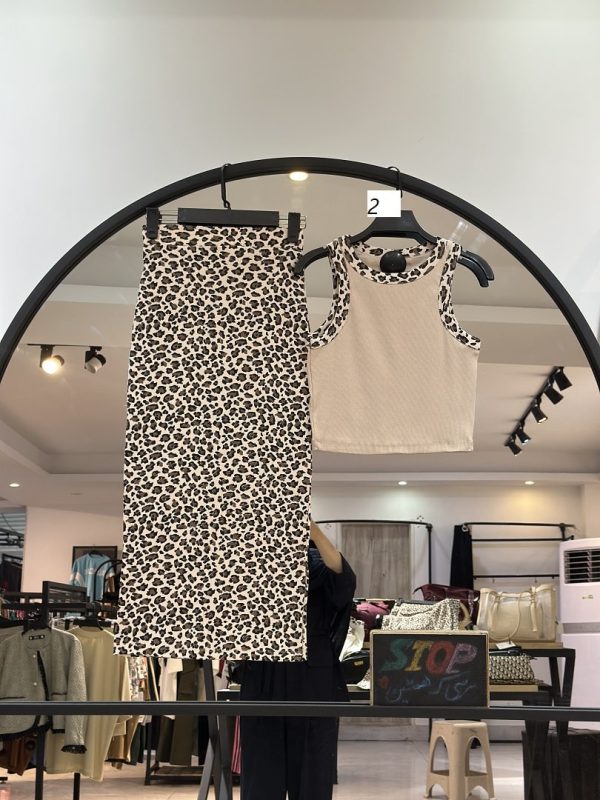 ست کراپ تاپ  دامن پلنگی (35584) - Image 2