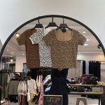 کراپ تیشرت یقه خشتی پلنگی (35562)