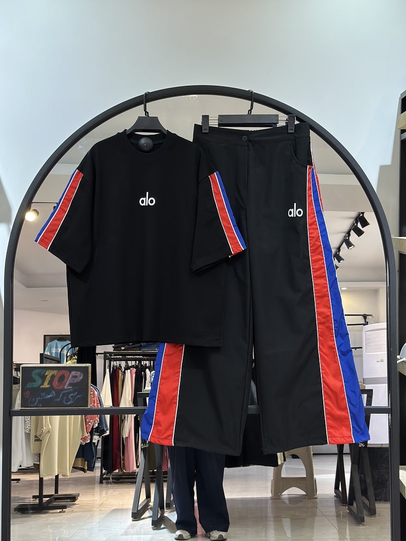 2025_08_24_14_57_IMG_1012-min ست تیشرت گلکسی +شلوار کتان تی سی alo فشن (35597) - Image 1