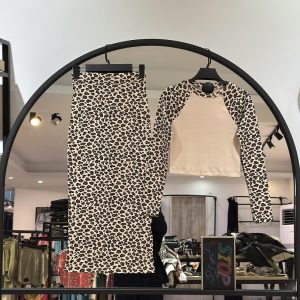 ست کراپ بلوز و دامن پنبه کبریتی پلنگی (35688)