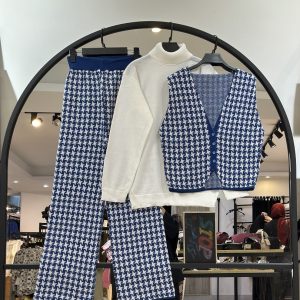 ست سه تیکه ژیله و یقه اسکی و شلوار پیچازی (35886)