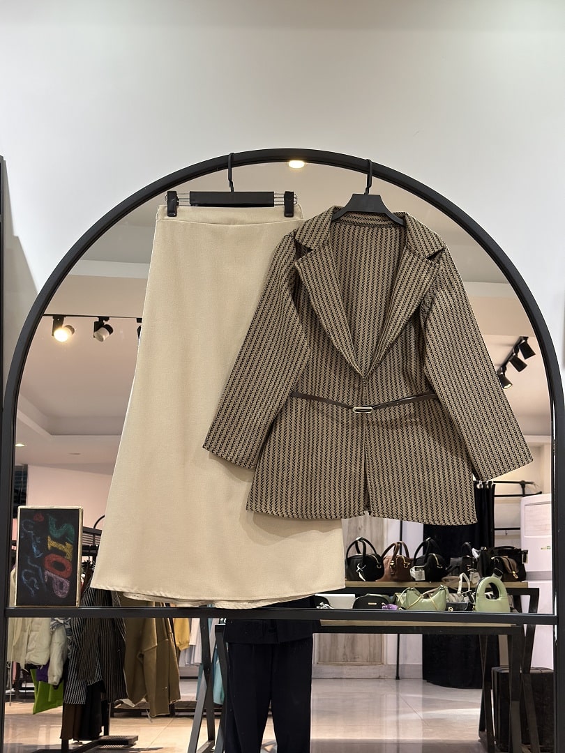 2025_11_11_16_03_IMG_6444-min ست کت کشمیر و دامن پاییزه کج راه گندم (36061) - Image 1