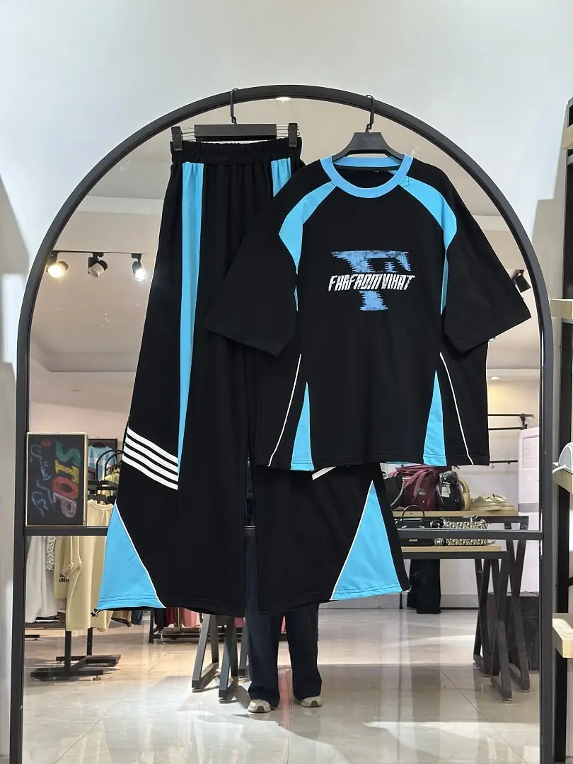 2025_08_24_15_34_IMG_1034-min ست تیشرت باکسی اور سایز و شلوار فول بگ (35601) - Image 1