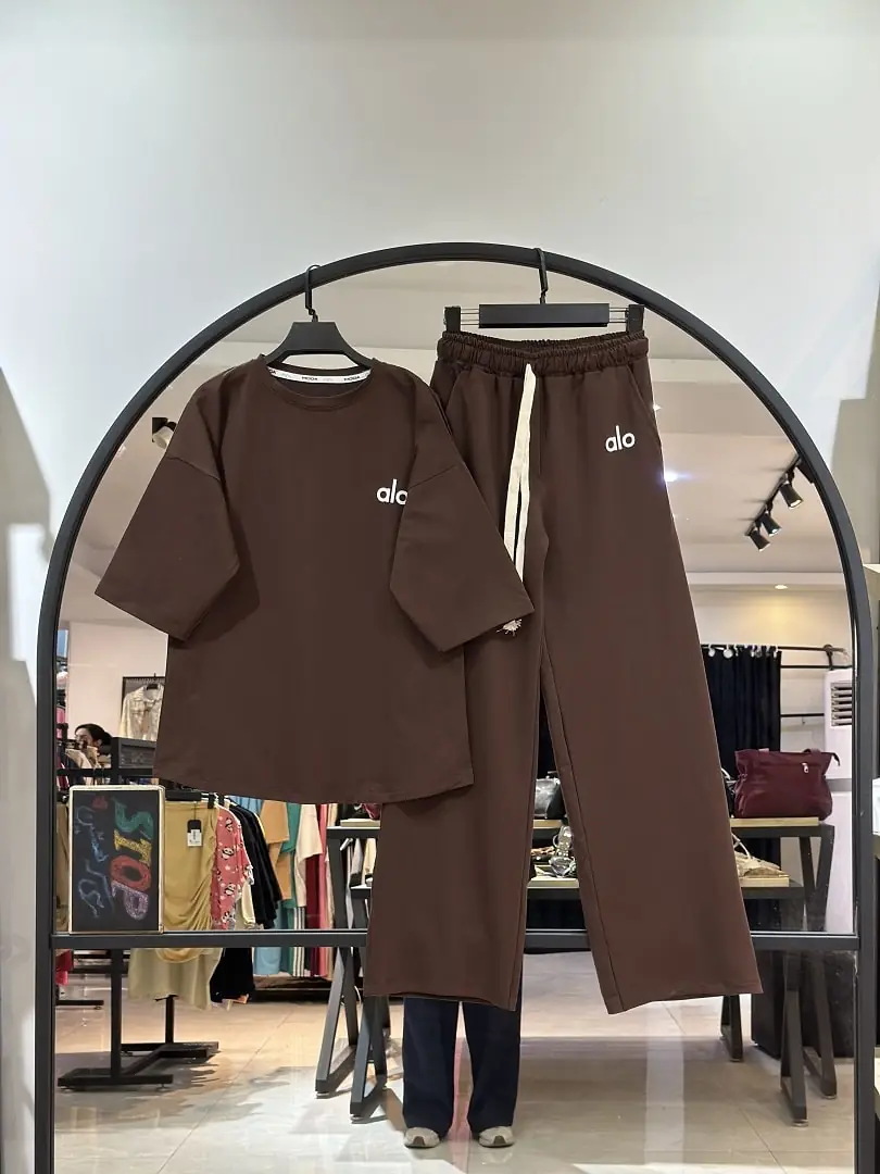 2025_09_01_20_19_IMG_1548-min ست تیشرت باکسی و شلوار سوپر براش ترک با چهل درصد اف ALO (35651) - Image 1