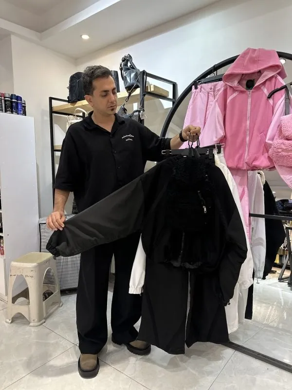 ست سه تیکه هودی دورس و شلوار بگ کتان تی سی و کوله پشتی تدی ستیلا (35766) - Image 3