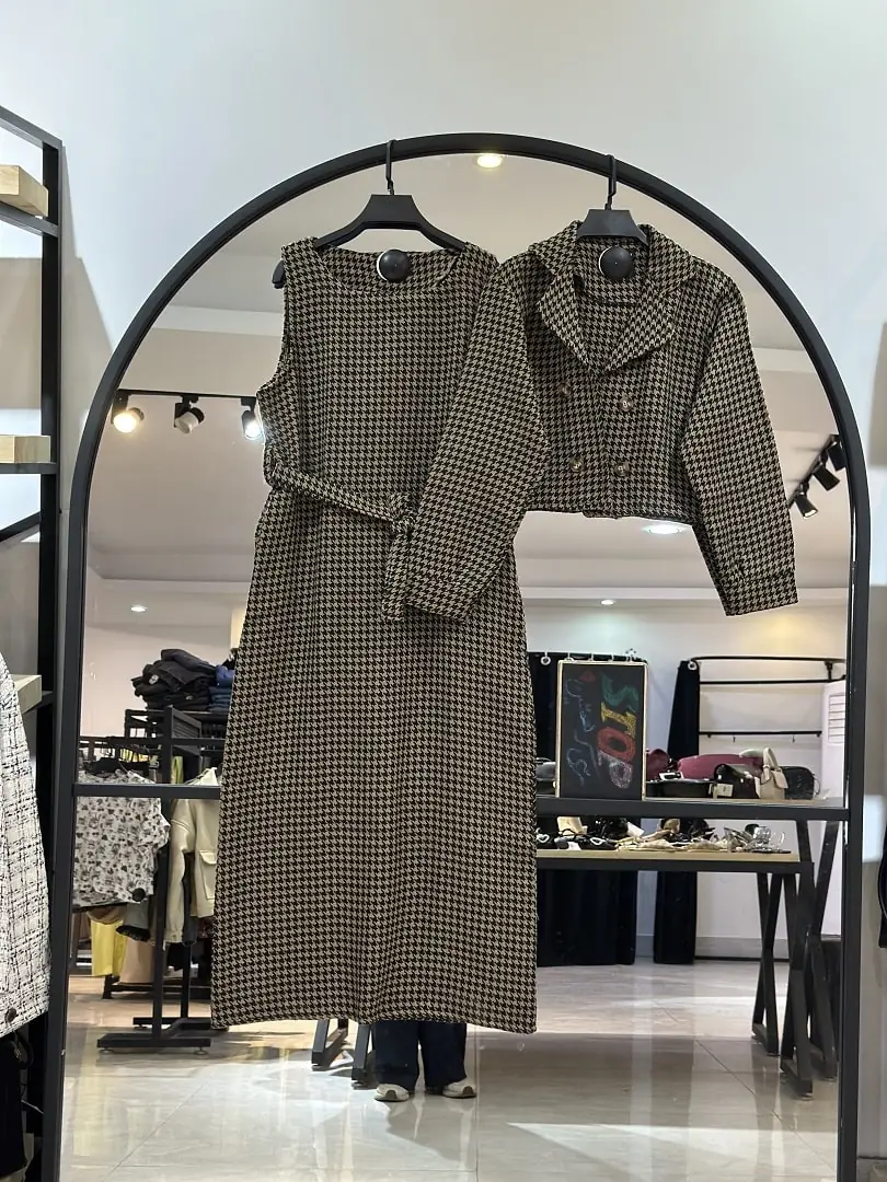 2025_10_09_18_53_IMG_4387-min کت سارافون شنل پیچازی چهار دکمه (35884) - Image 1