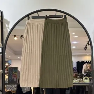 دامن بافت پلیسه فقط 398 تومن (36000)