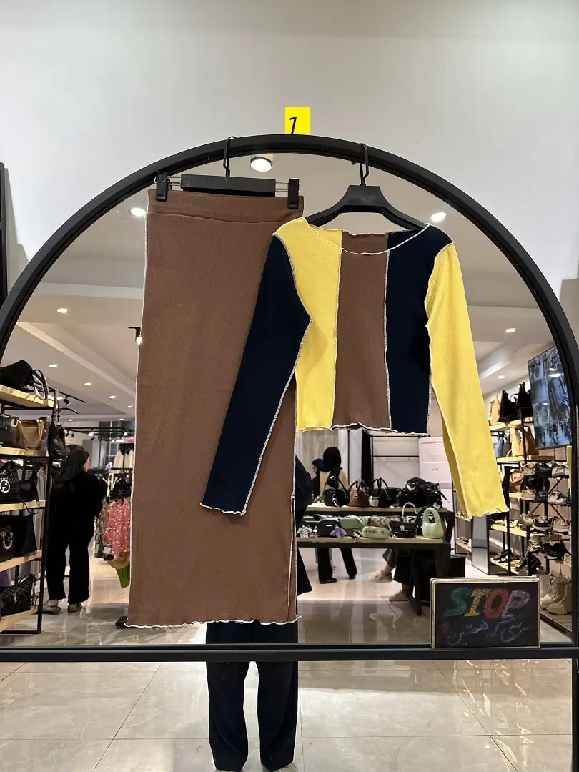 2025_11_12_18_52_IMG_6631-min ست کراپ دامن کبریتی کثیف دوزی (36086) - Image 1